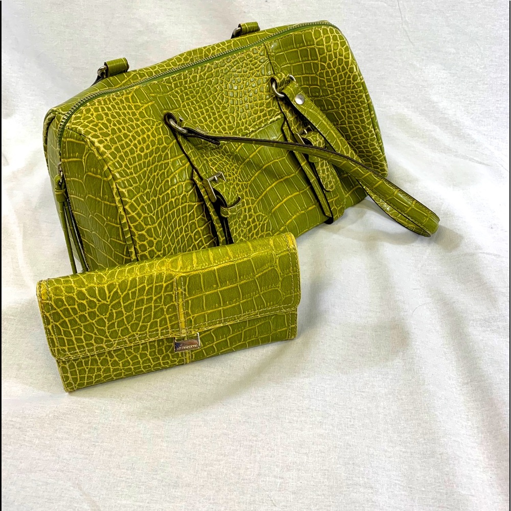 Liz Claiborne Purse and Wallet set Lime Green - Picture 4 of 6